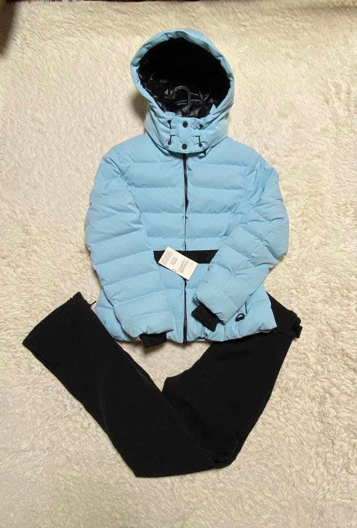 zara ski 水色ダウンジャケットと黒スキーパンツセット　スキーウェアスノボ FLARE 耐水 ウィンドブレーカー RECCO® TECHNOLOGY スキーコレクション