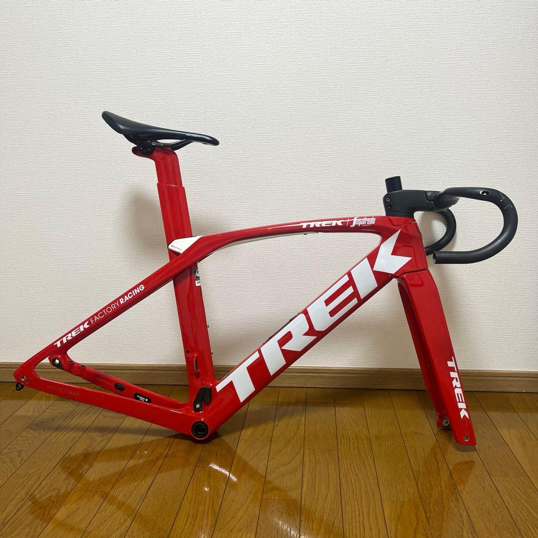 TREK MADONE SLR DISC 52サイズ/純正ハンドル・サドル付き TREK MADONE SLR DISC 52サイズ/純正ハンドル・サドル付き トレック