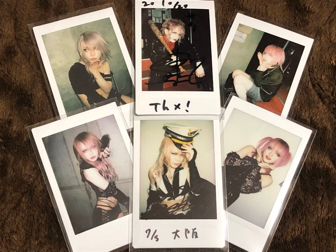JILUKA Sena サイン入りチェキ② JILUKA Sena チェキ2枚セット - メルカリ