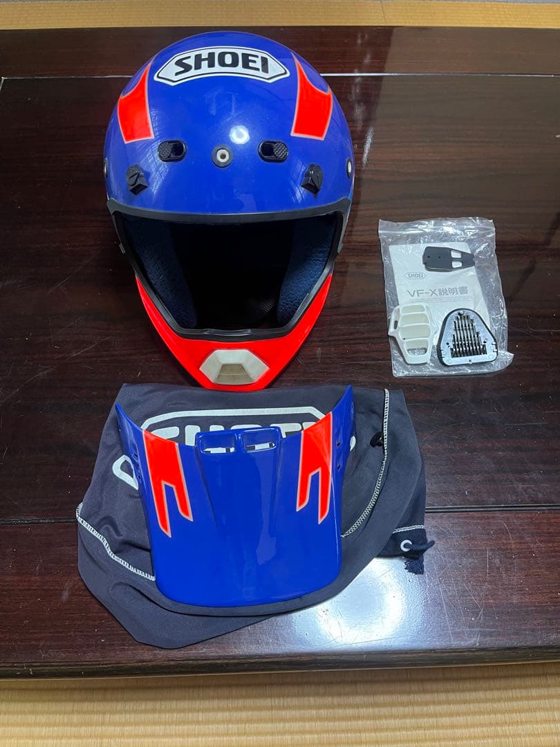 SHOEI ヘルメット 青赤白 チェッカーフラッグ中古 M57-58cmSHOEI