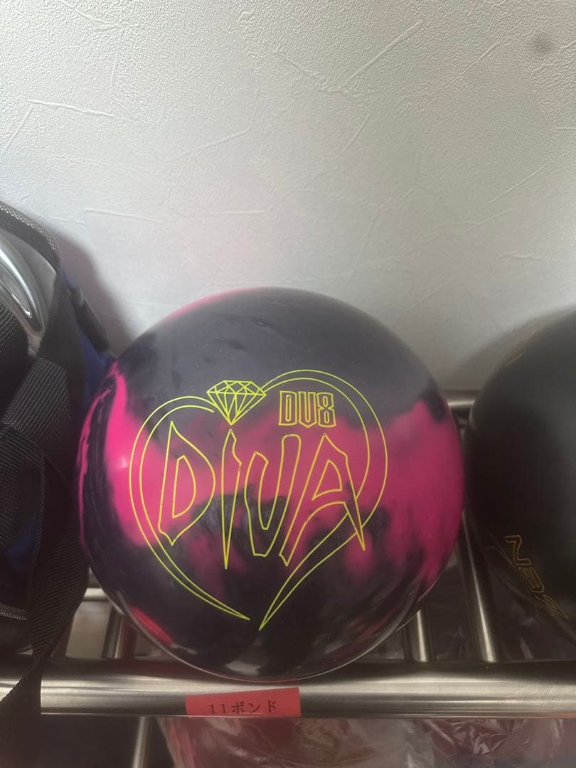 DV8 DIAMOND DIVA ボウリングボール 16ポンド 新品 DV8 ダイヤモンド