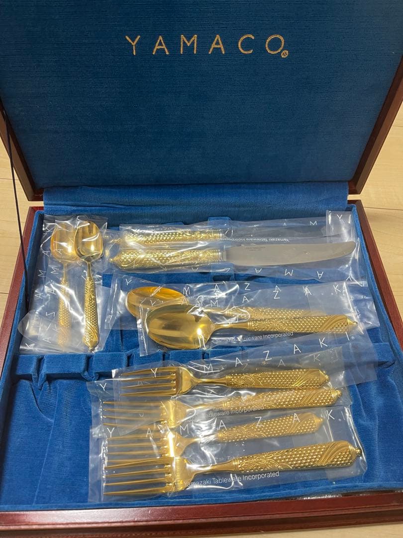YAMACO ゴールドカトラリーセット YUEN 4pcs. セット - 【公式】山崎金属工業 YAMACO(ヤマコ) オンライン