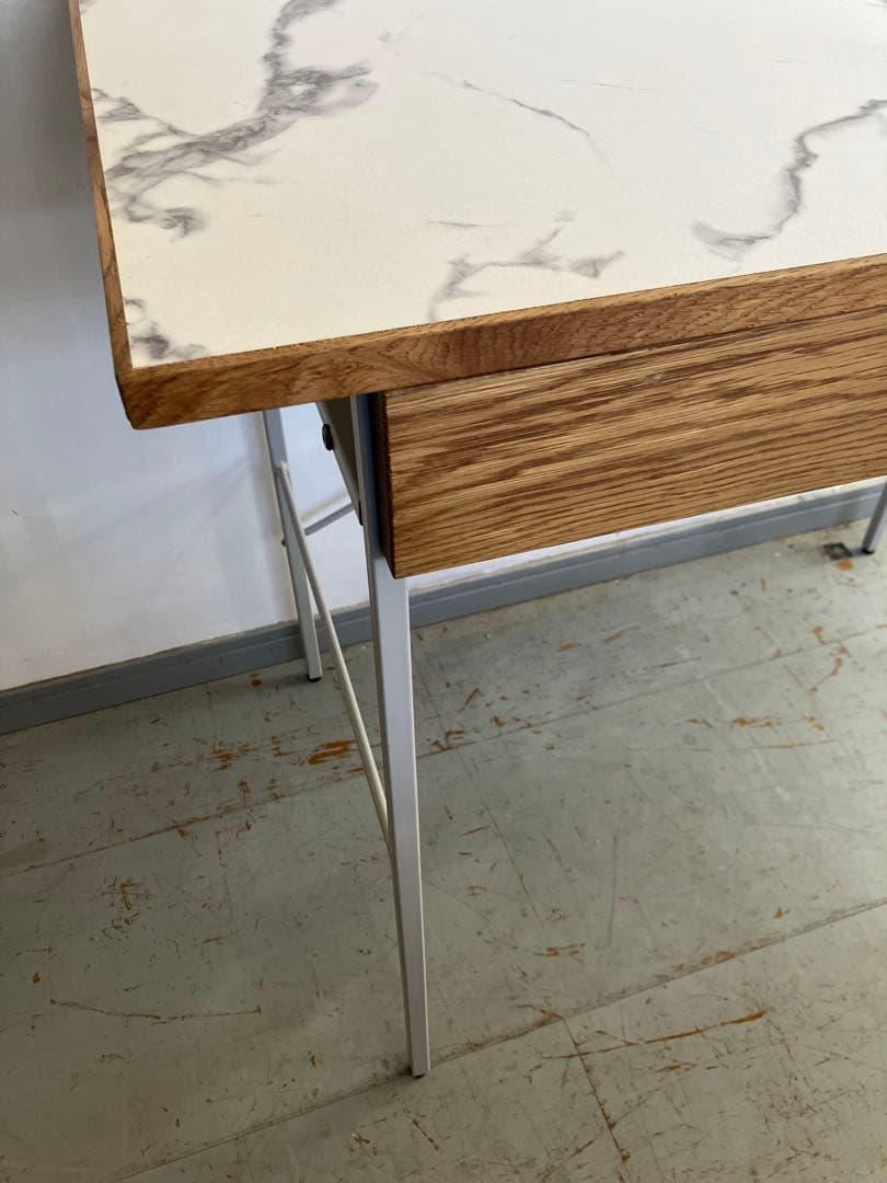 a.depeche POL desk 900 wide マーブル、ユロップグレー