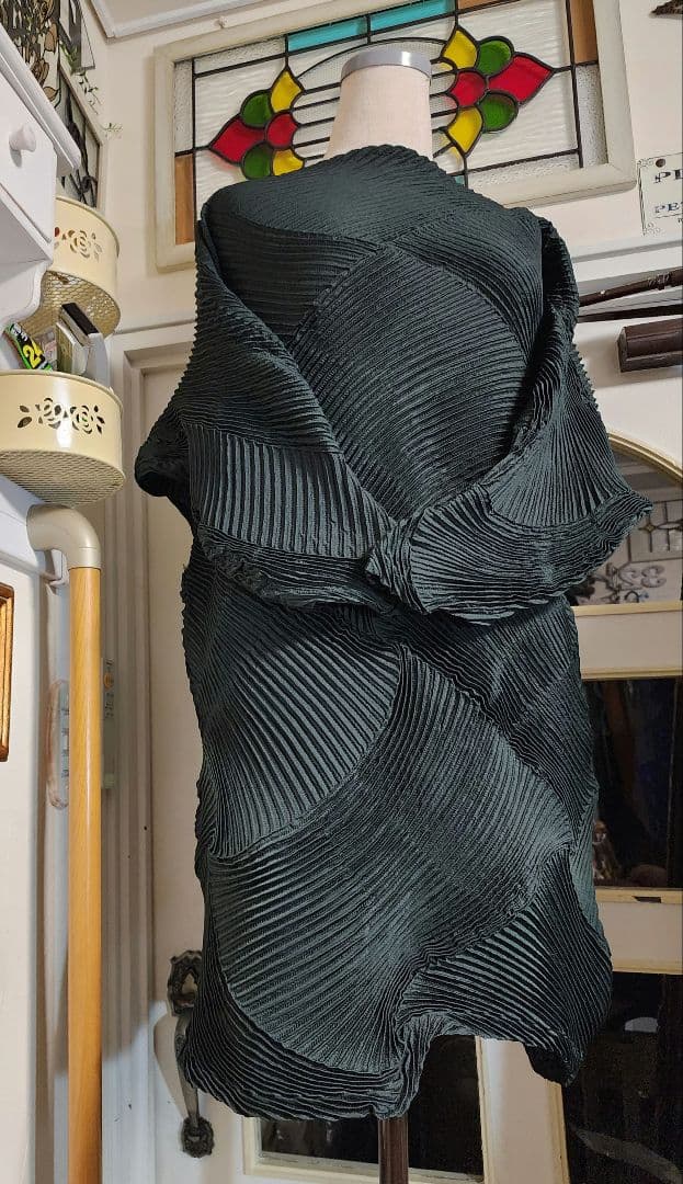 超美品　ISSEY MIYAKE　イッセイミヤケ　3D　スチーム　ワンピース ISSEY MIYAKE（イッセイミヤケ） イッセイミヤケISSEY MIYAKE 3D