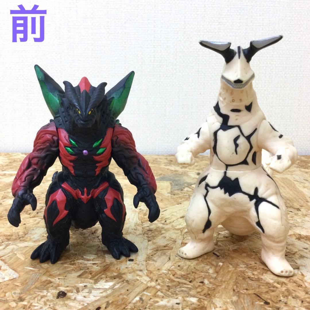 BANDAI BANDAI ウルトラ怪獣 ソフビ人形 4体まとめセット 高さ12〜13cm
