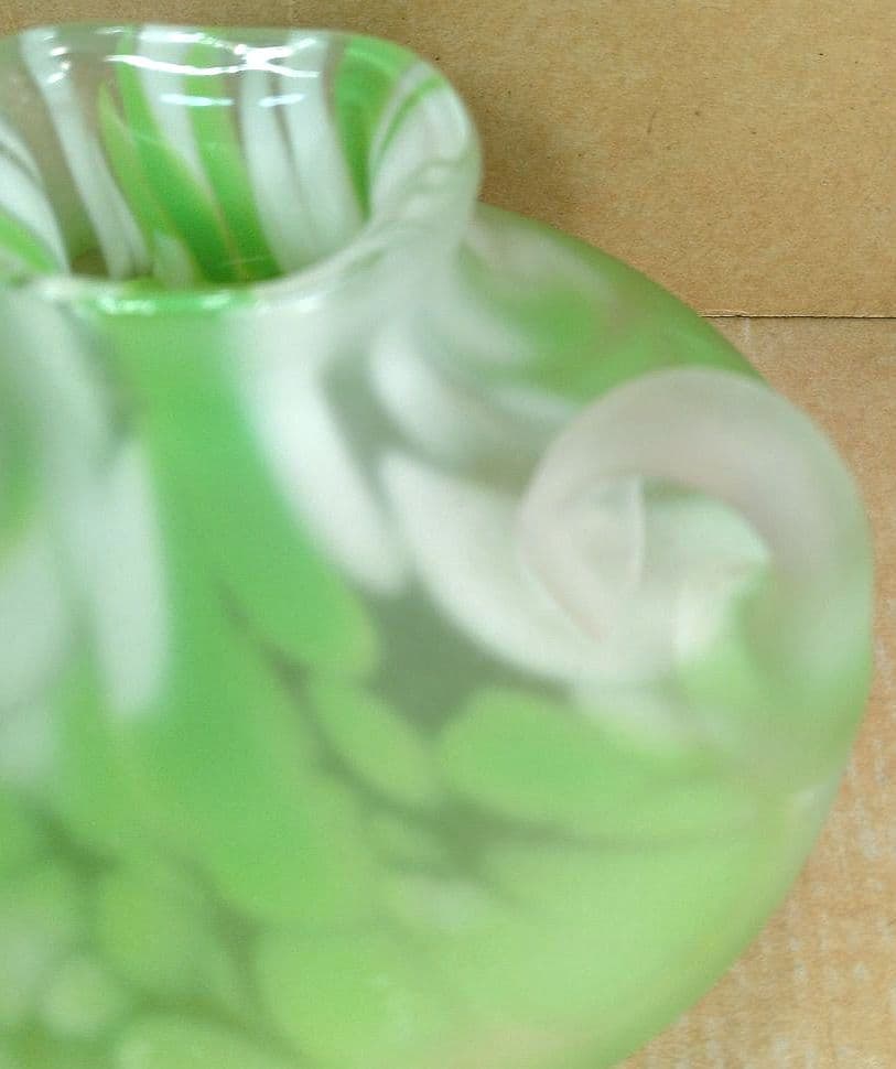 本物保証】藤田喬平 手吹 花瓶(白,緑系) 共箱 美品