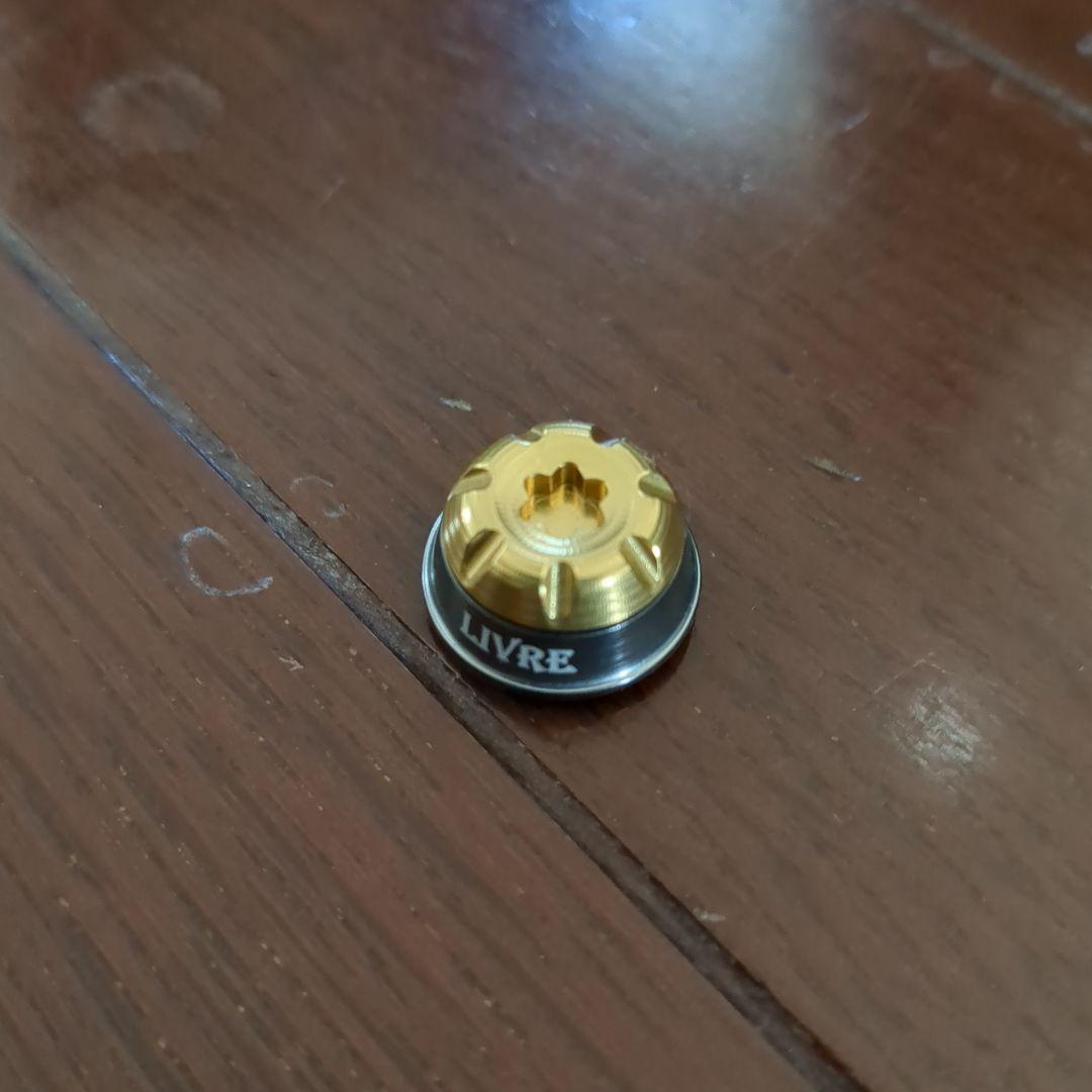 LIVRE Wing78 シマノS2 スピニングリールハンドル キャップのセット