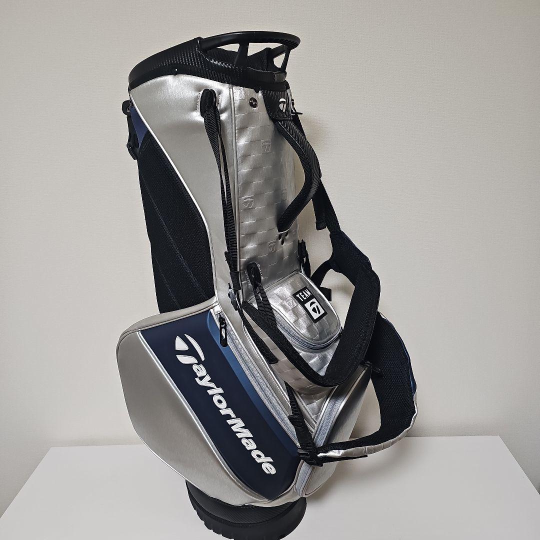 TaylorMade QI10 スタンド式キャディバッグ シルバー/ネイビー 2025年