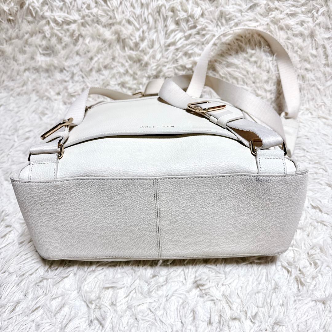 COLE HAAN ホワイトレザー トートバッグ バックパック シボ革 金具