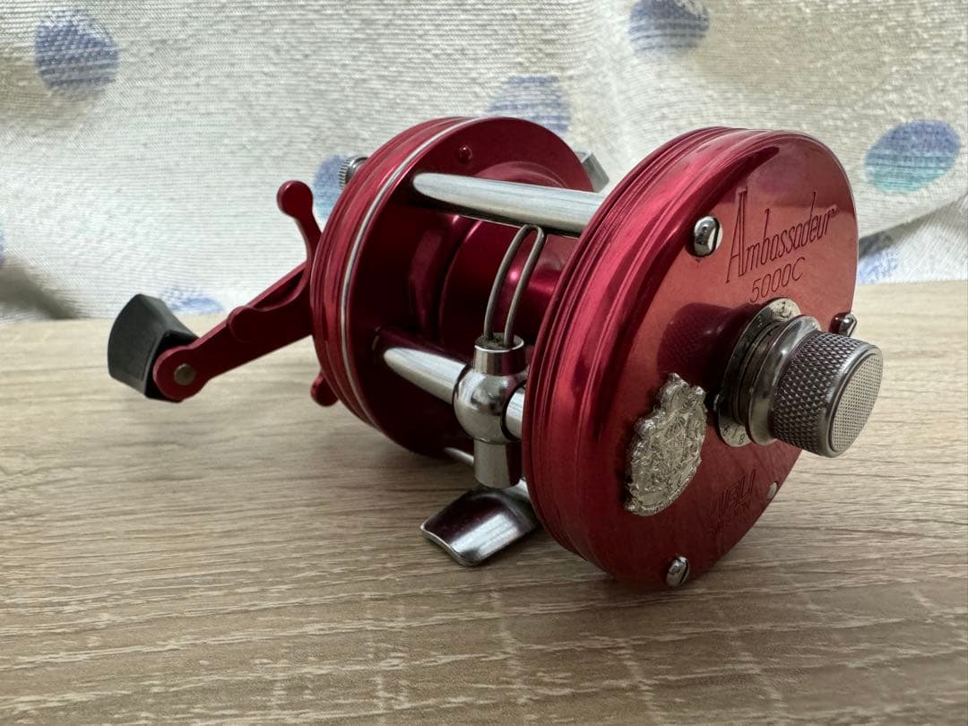 Abu classic REPLICA RED 5000C 中古