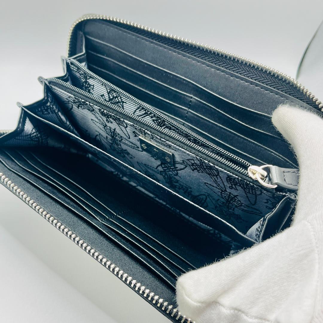 新品 未使用 Vivienne Westwood 折財布 黒 型押し マット