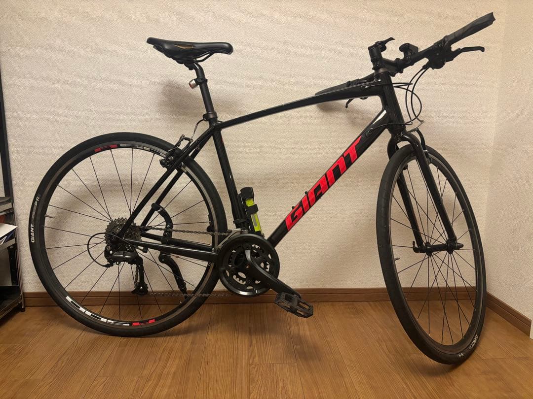 福岡市引取】 Giant クロスバイク ブラック/レッド 700C サイズM Giant
