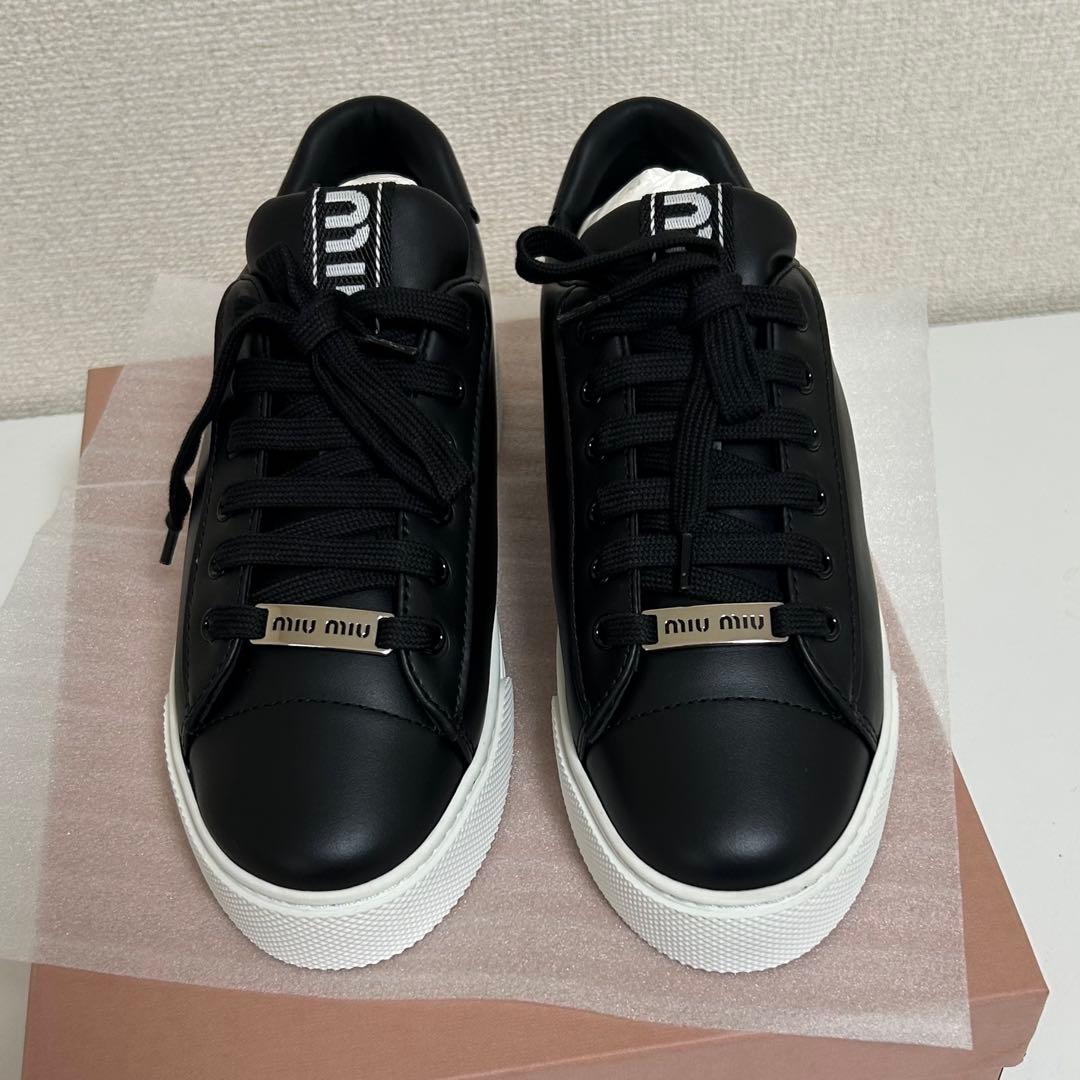 ミュウミュウ miumiu スニーカー ブラック 箱付き