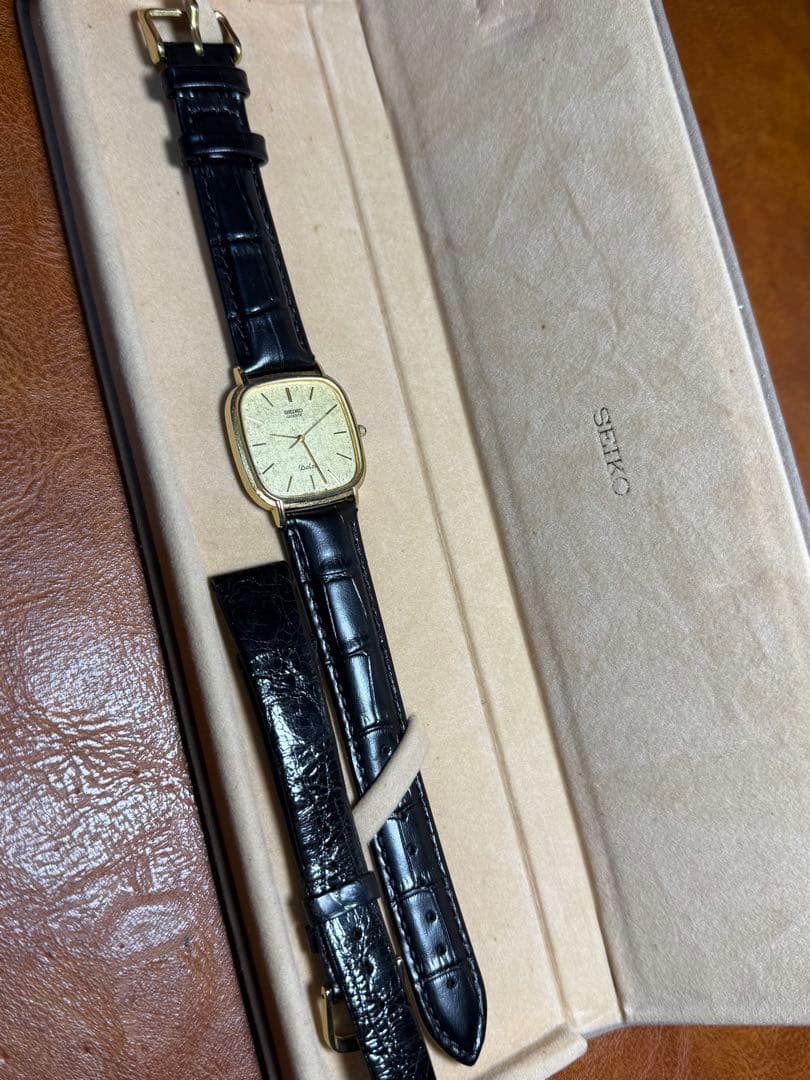 B11 希少 稼動品 SEIKO DOLCE スクエア型 80年代 - メルカリ