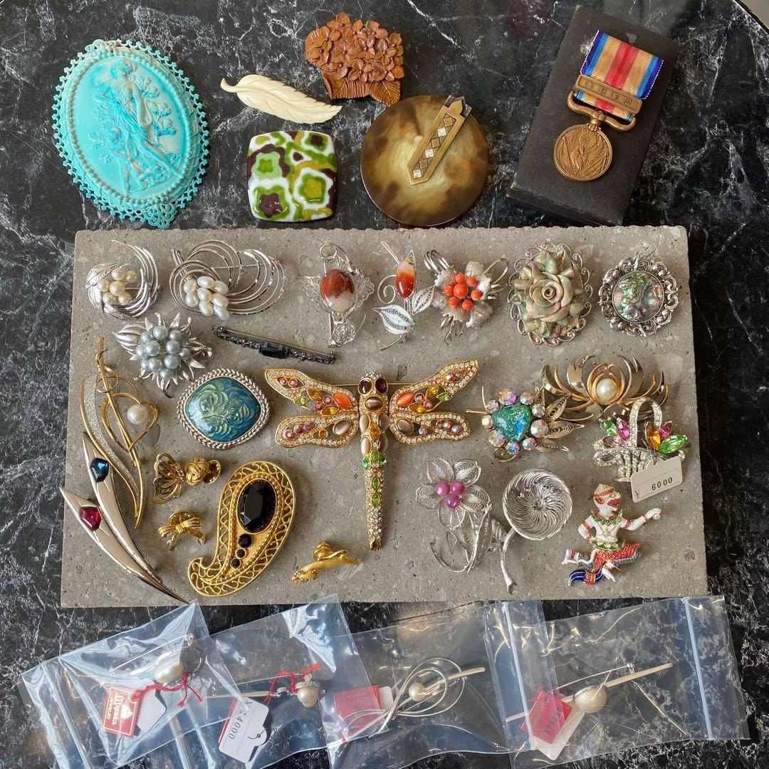 マジョリカ MAJORICA アクセサリー ブローチ おまとめ セット 33点 マジョリカ マジョルカ ブロー&ラッシュ カラーリスト 資生堂 | イオン