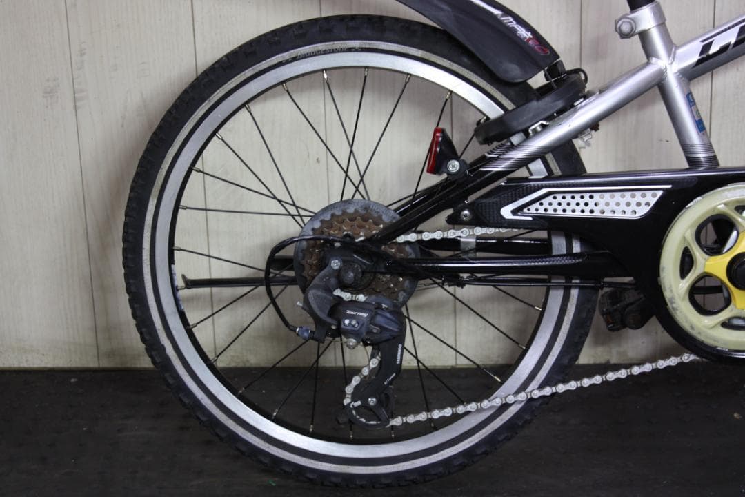 ブリヂストCROSS FIRE J 20型 シマノ6速 子供用MTB