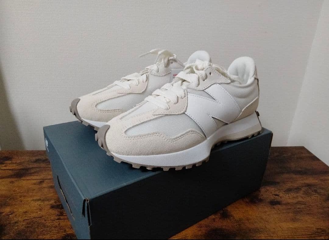 ★特価【新品】ニューバランス　スニーカー　U327　 24.5cm　送料込