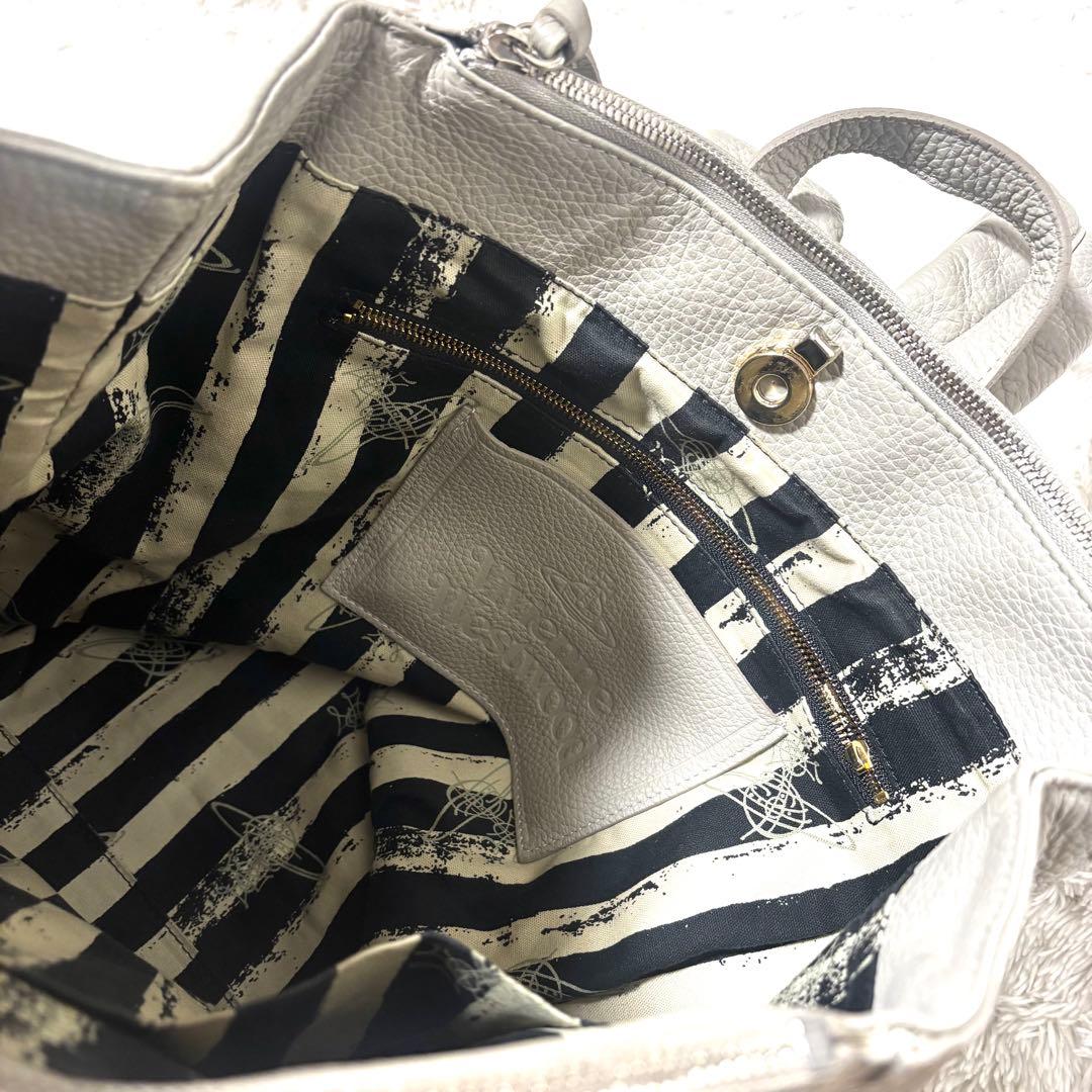 Vivienne Westwood オーブ メタルロゴ レザー リュック グレー - メルカリ