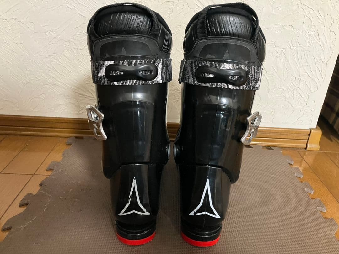 ATOMIC　アトミック スキーブーツ 28.5cm 足幅広め 保温性高