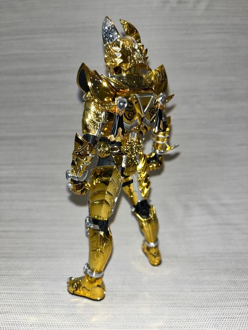 S.H.Figuarts（真骨彫製法） 黄金騎士ガロ（冴島鋼牙）GARO