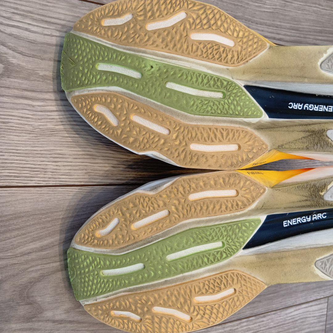 スパイク・シューズ fuelcell superconpelite v4 27.5cm