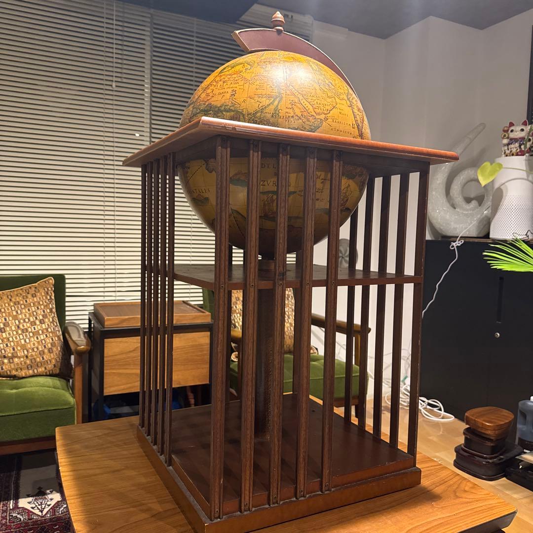 地球儀付きバーキャビネット　高さ約90cm アンティークのバーキャビネット、地球儀型のカクテルキャビネット