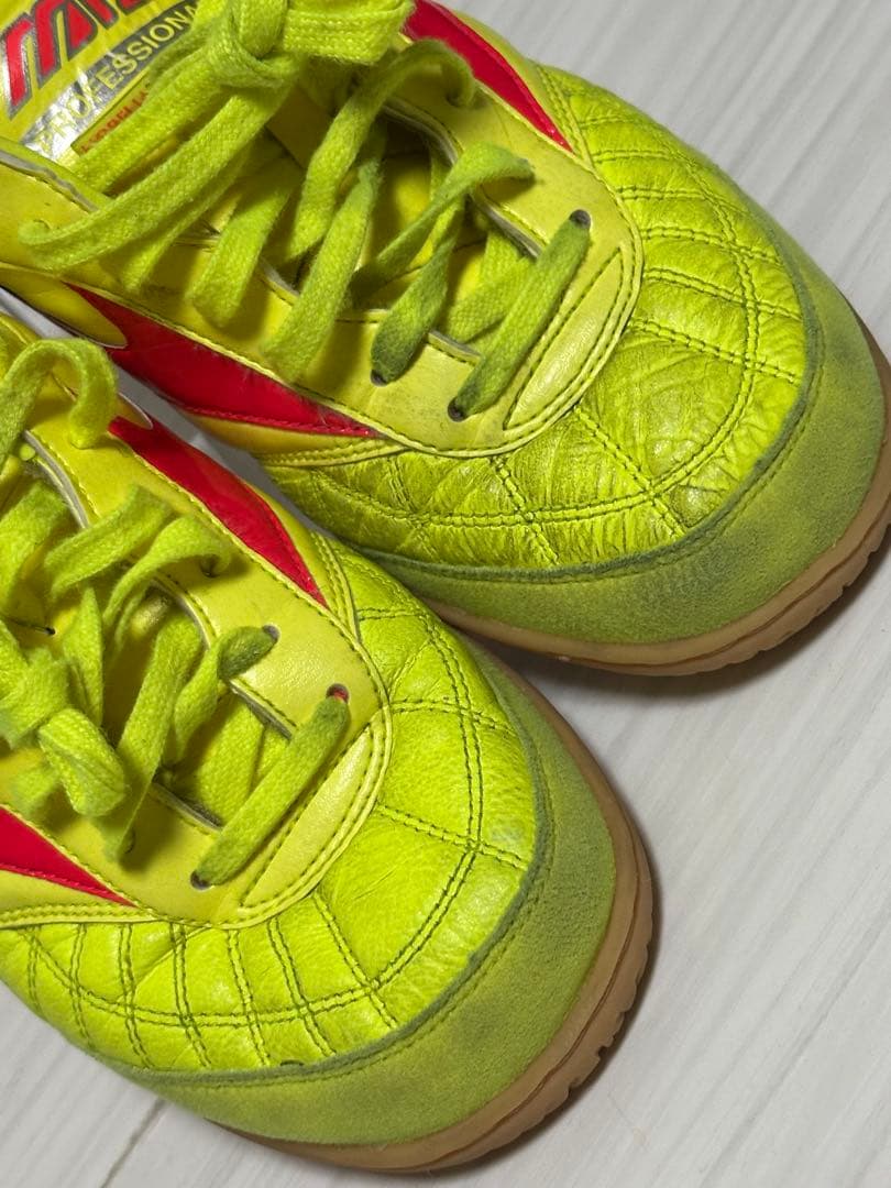 Mizuno Morelia フットサル　イエロー/レッド　26.0cm