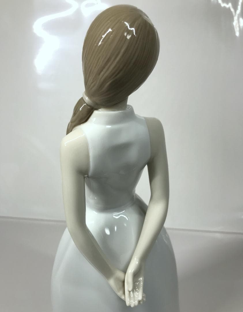 【美品/箱付き】 リヤドロ SWEET ADOLESCENCE 8785