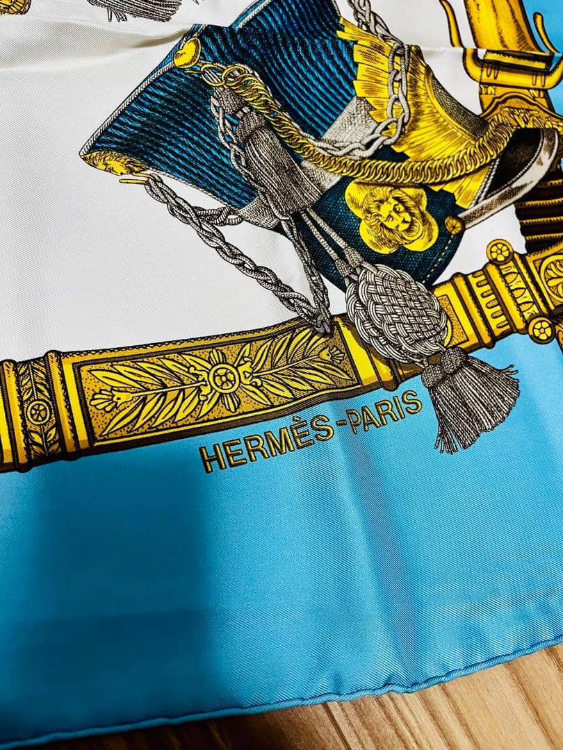 HERMÈS / エルメス】美品✨カレ90 シルクスカーフ 水色 騎