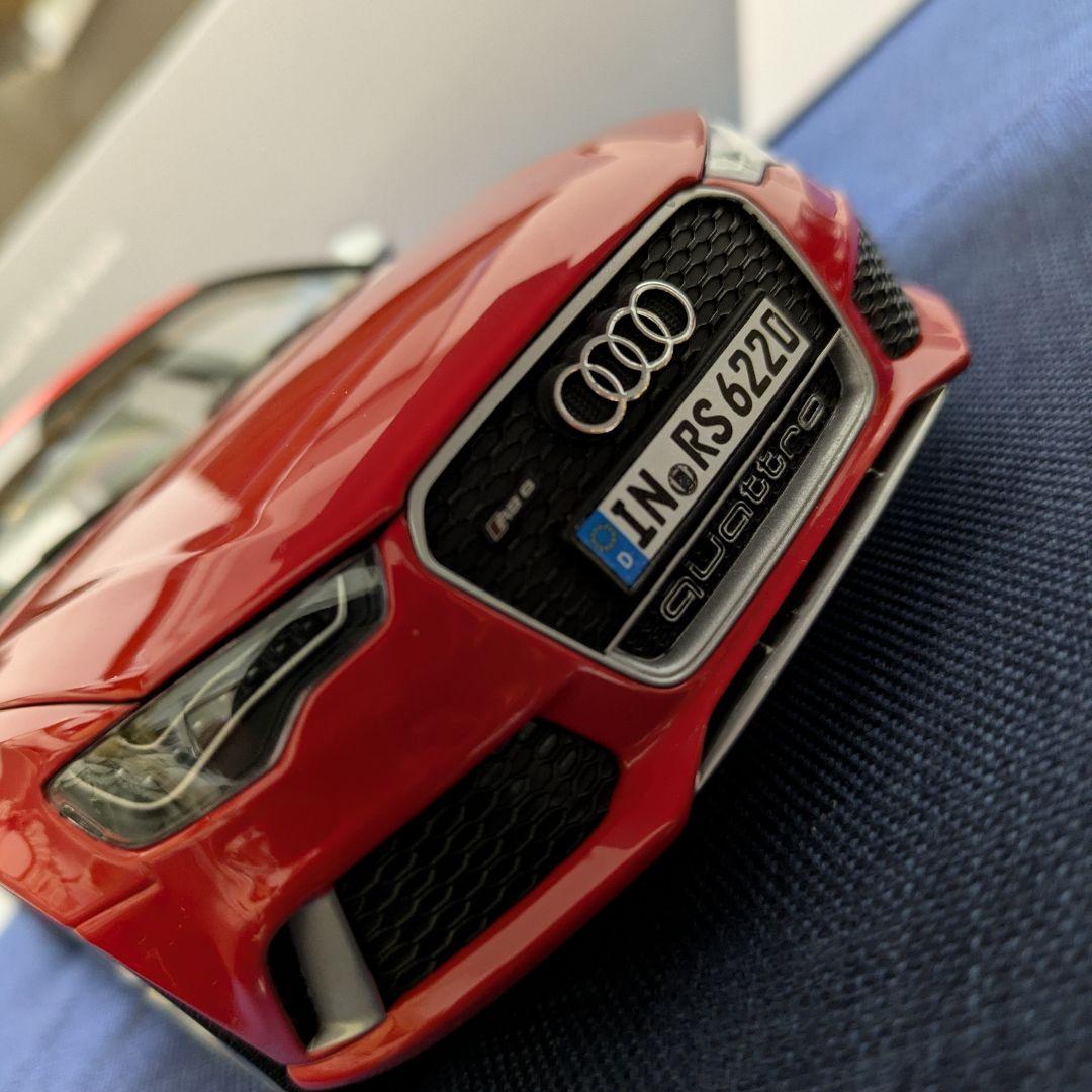アウディ RS6 Avant C7 ミニカー 1/18 ミニチャンプス audi