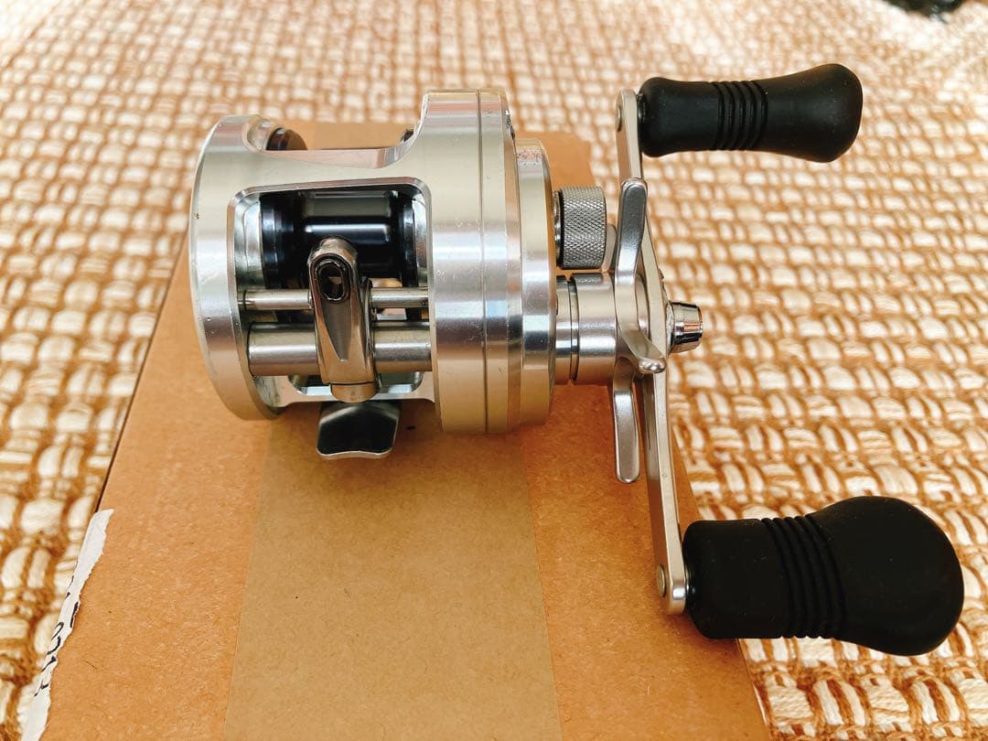 Shimano シマノ オシア カルカッタ 201HG 左 シマノ(SHIMANO) 11オシアカルカッタ 201HG(左ハンドル) ○廃番 完売