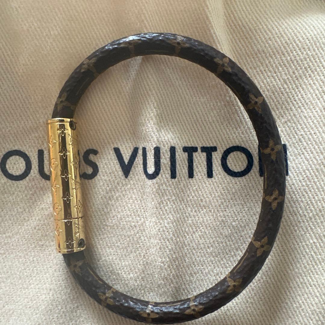 お値下げしました♡ ルイヴィトン。モノグラムパターン バングル
