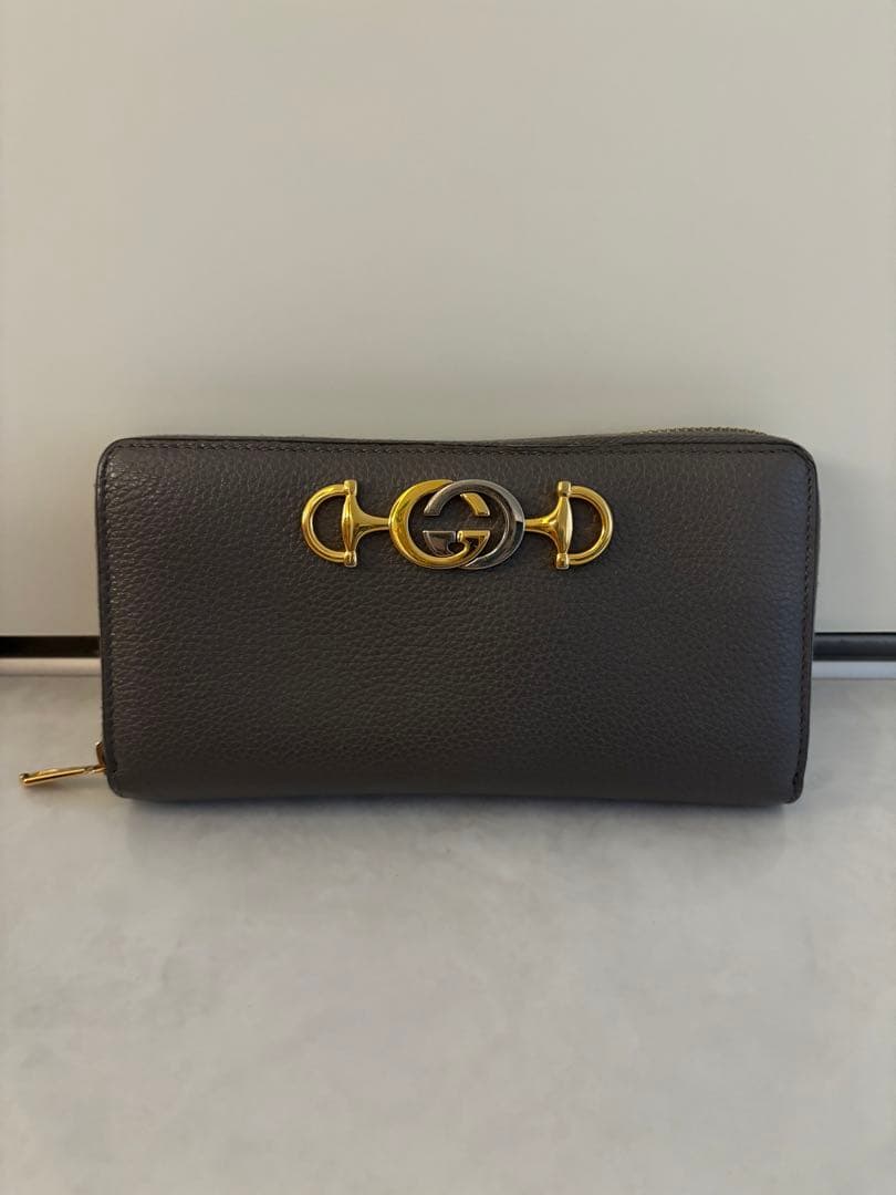 グッチ GUCCI ズゥミ カーフレザーラウンドファスナー グレー 570661 GUCCI（グッチ） （未使用 展示品）グッチ ズゥミ チェーンウォレット