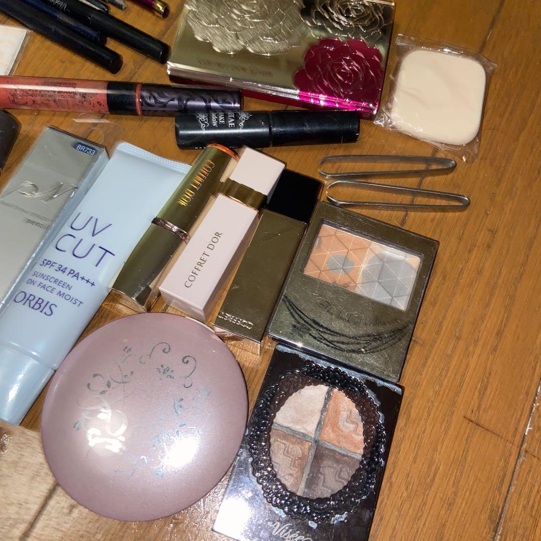 勝手に出品！】ママの 化粧品 セット 化粧ポーチごと - メルカリ