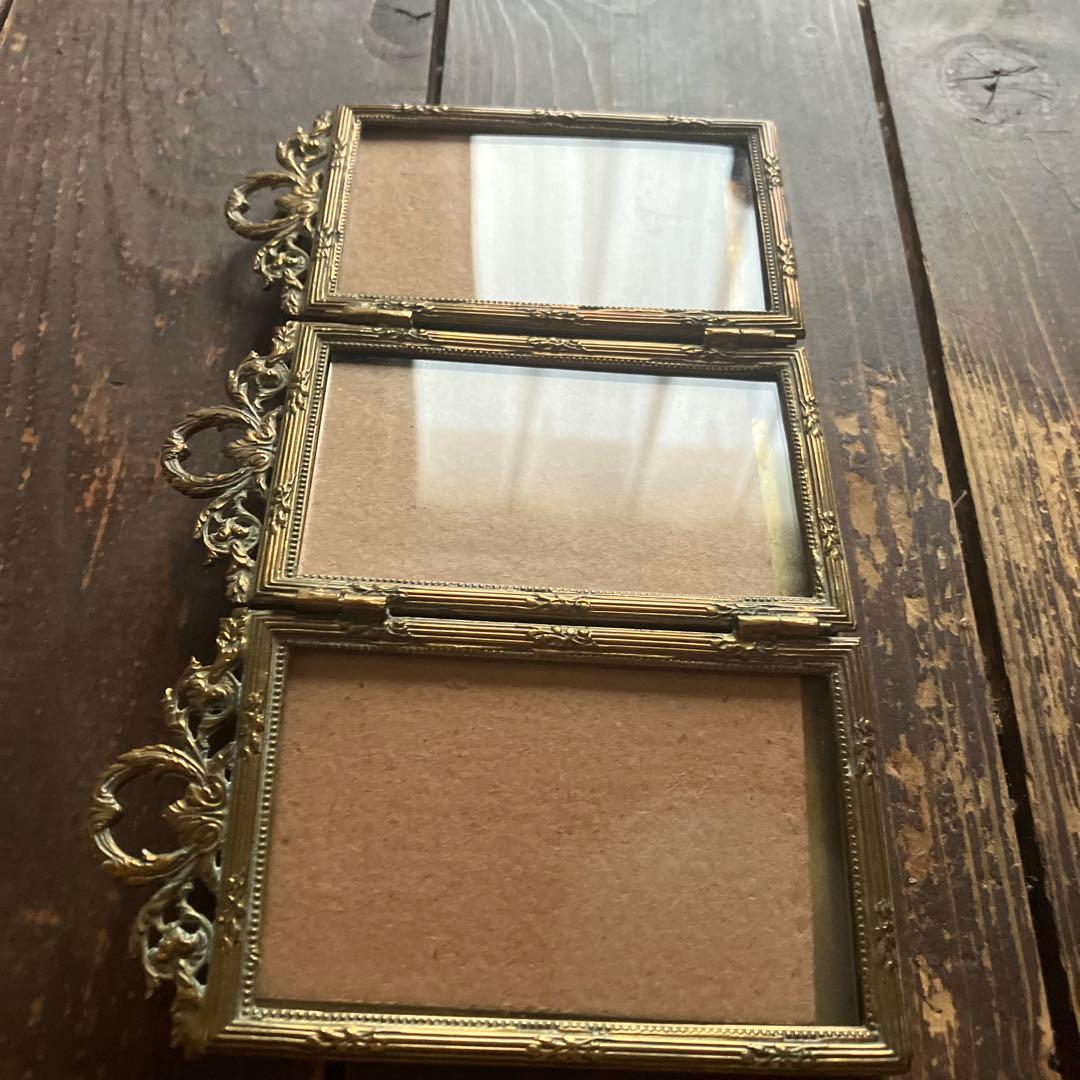 フランスアンティークフレーム 装飾が素敵な小さな3連フォトスタンド