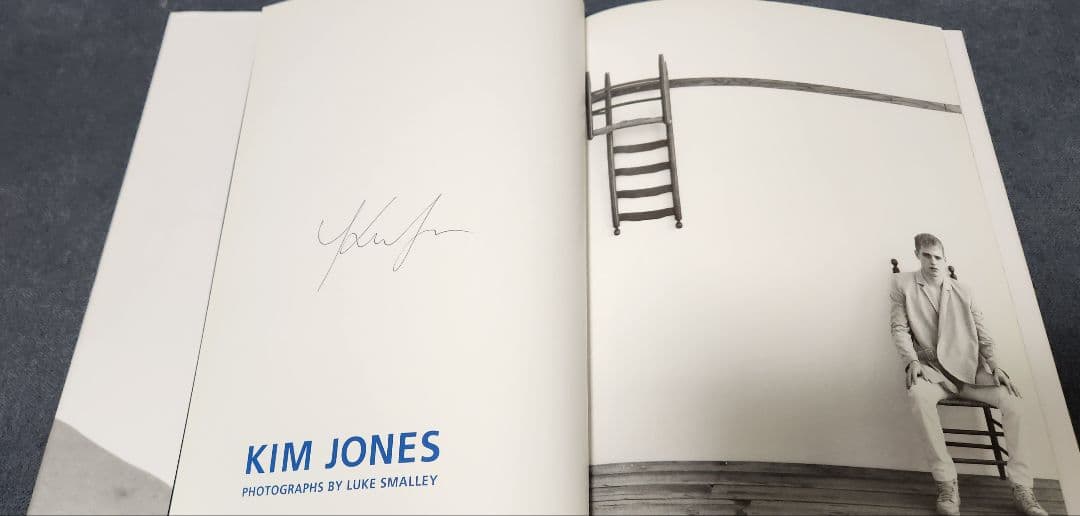 kim jones キム・ジョーンズ直筆サイン入り 限定版写真集 - メルカリ