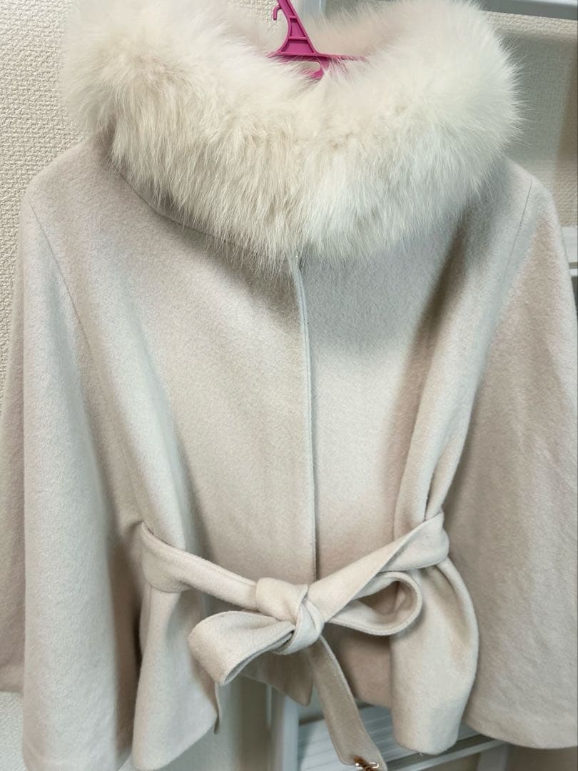 Noela ポンチョコート クリーニング済 ファーがふわふわで可愛い 暖かい