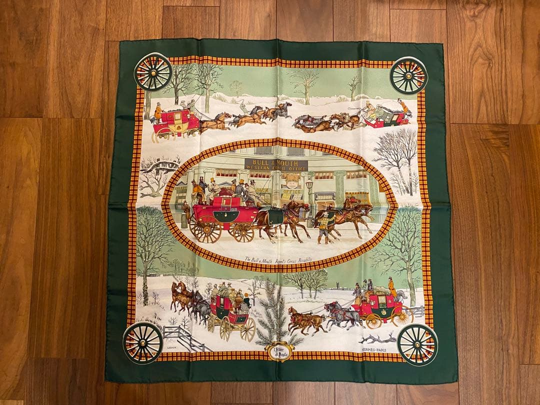 エルメス HERMES 馬車風景のハンカチ 緑 約88cm x 88cm エルメス HERMES 馬車風景のハンカチ 緑 約88cm x 88cm エルメス