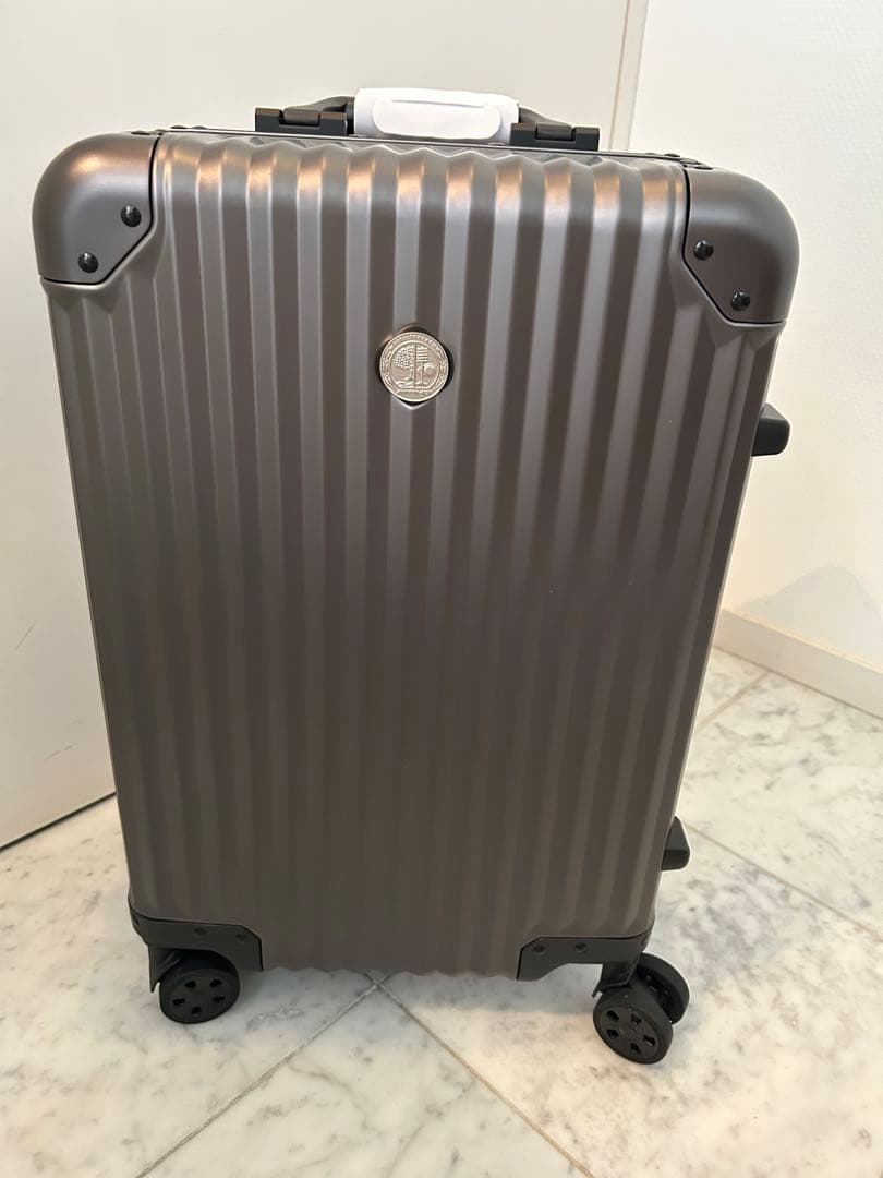 【新品　未使用品】AMG メルセデスベンツ　 キャリーケース 激レア！成約記念品☆】未使用のメルセデスベンツ キャリーケースをご