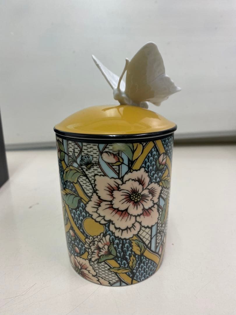 新品未使用】GUCCI 花柄 アロマキャンドル 蓋付き