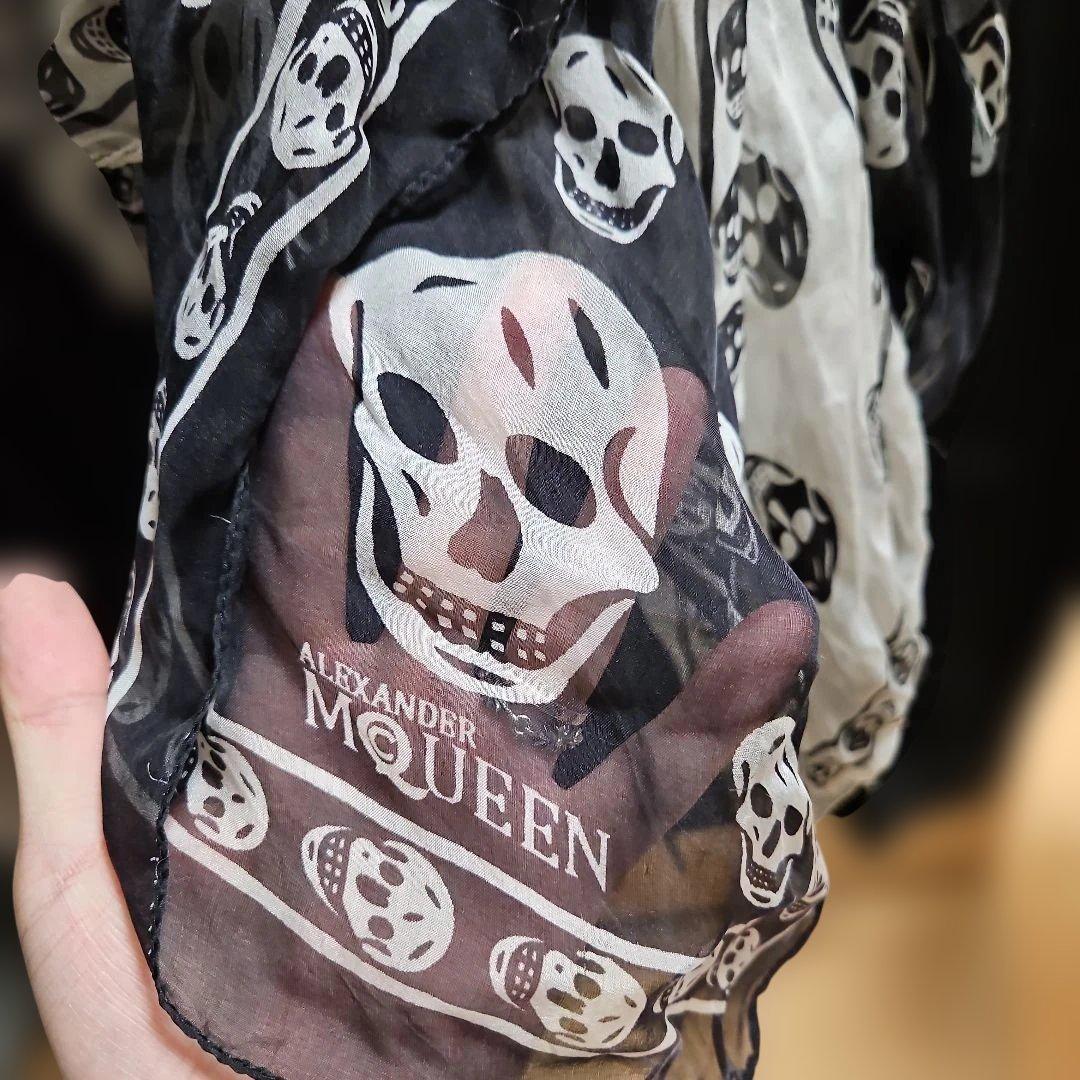 ALEXANDER MCQUEEN スカルプリント ストール ALEXANDER MCQUEEN スカル