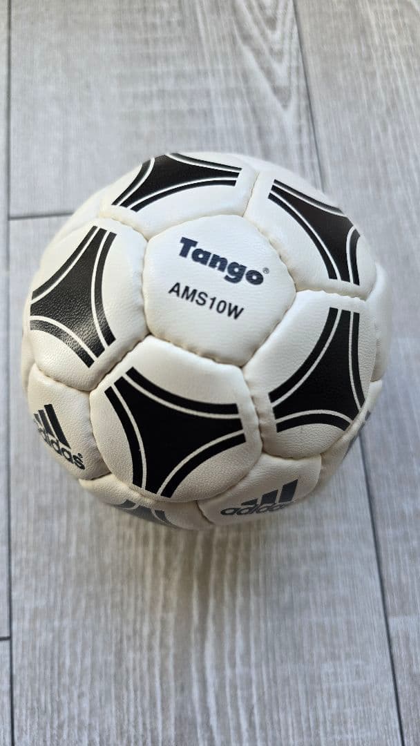 adidas タンゴ River Plate ミニサインボール付！ - メルカリ