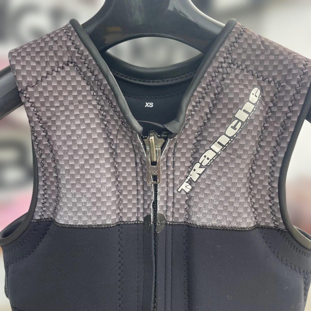 Tranche ブラック ネオプレン ベスト xs中古 - メルカリ