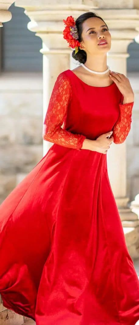 AREMITI フラダンスドレス 現行品 数回着用 美品