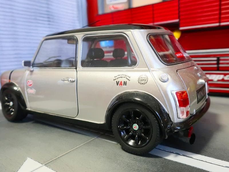 1/18 ソリド ミニクーパー 1.3i ローダウンカスタム VAN JAC