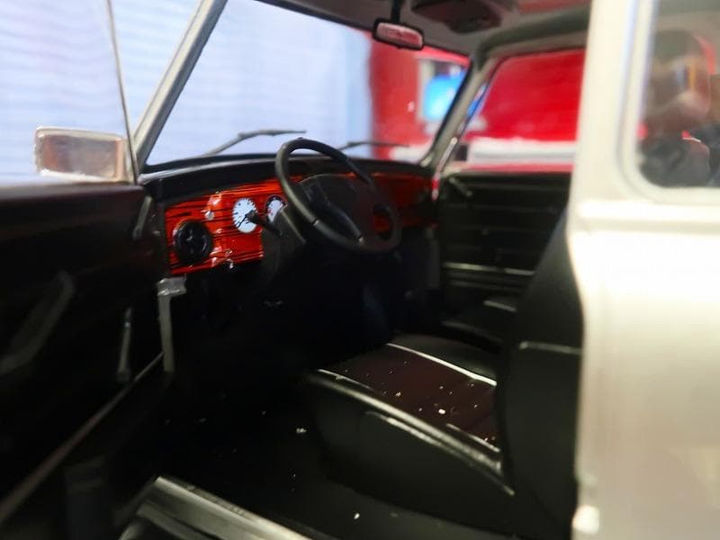 1/18 ソリド ミニクーパー 1.3i ローダウンカスタム VAN JAC