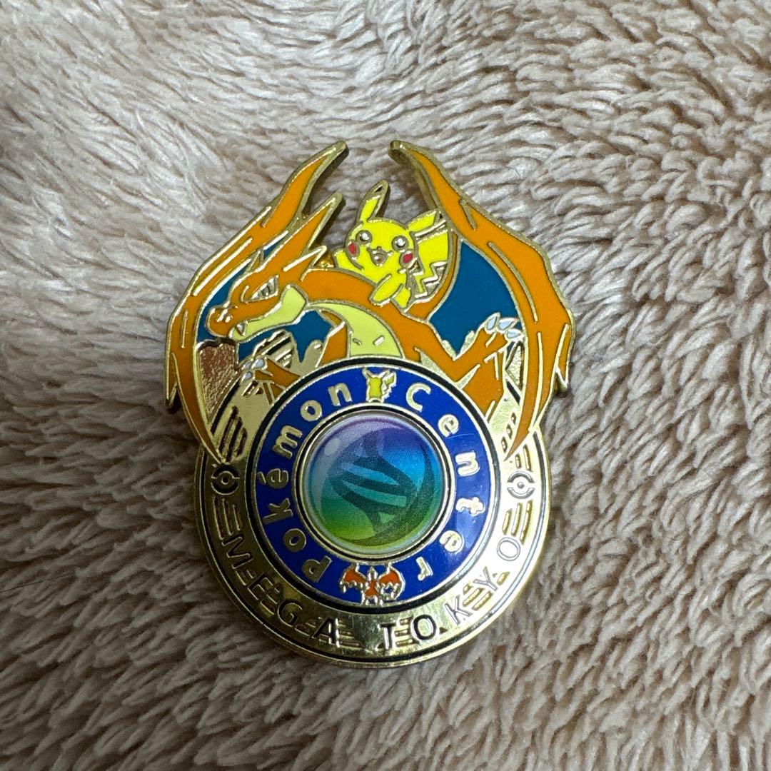 ポケモンセンターメガトウキョー ピカチュウ、リザードン ピンバッジ 2014年 ポケモンセンターメガトウキョー ピカチュウ、リザードン ピンバッジ