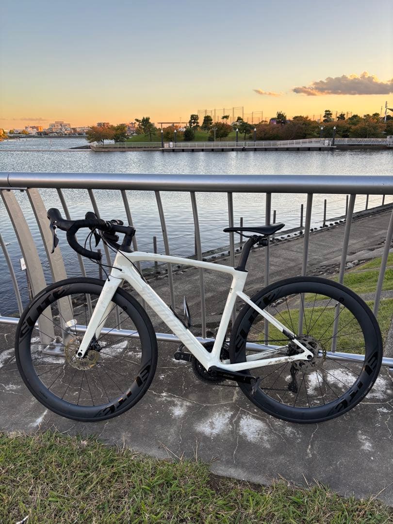 SPECIALIZEDロードバイク 注目のフルカーボンロードバイク 2024年モデルROUBAIX SL8が入荷