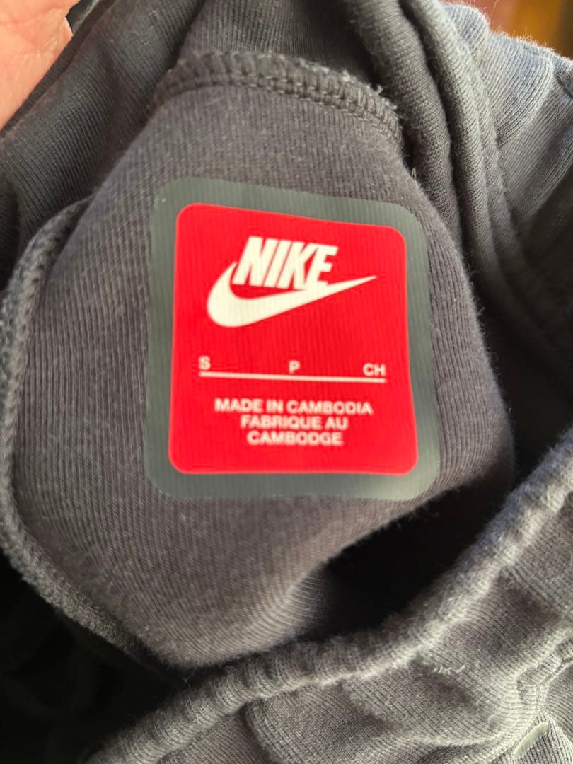 Nike テックフリース ブラック セットアップM S 赤タグ 正規品 - メルカリ