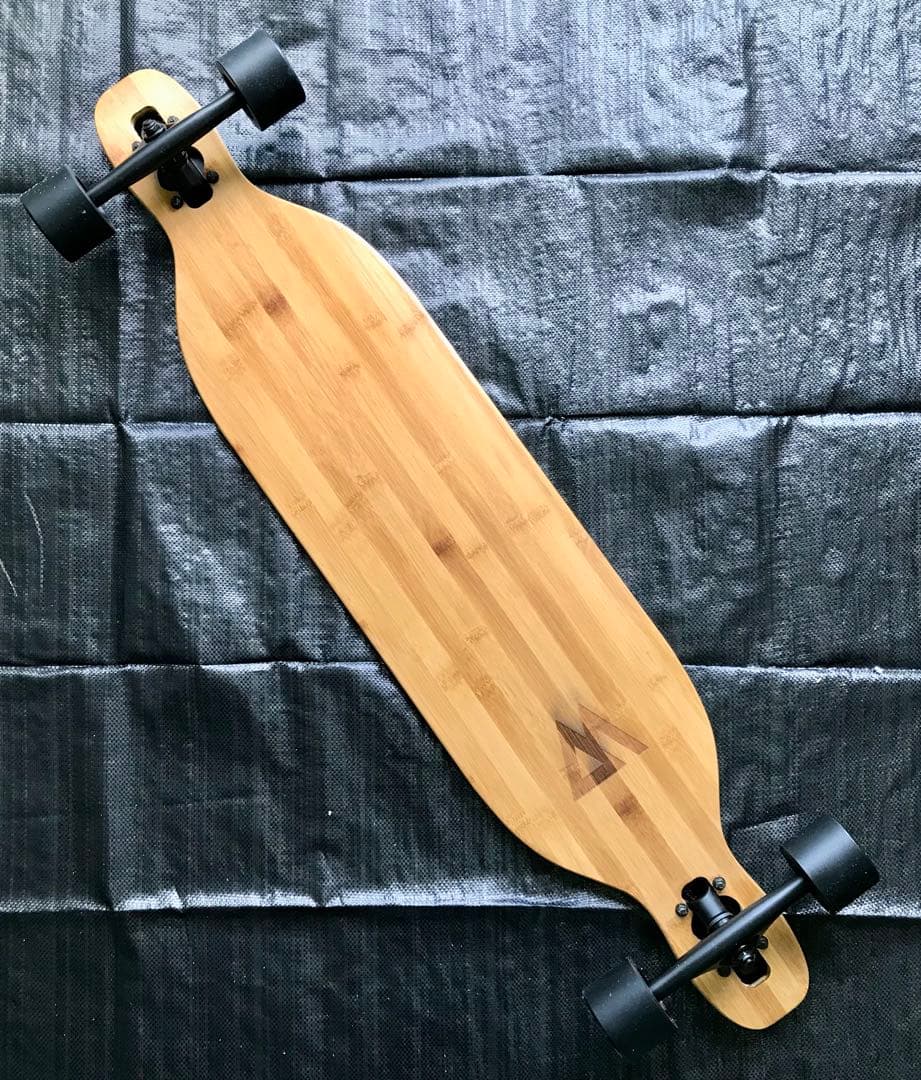 ラスト　1台Magneto バンブー クルーザー ロングボード スケートボード Amazon.co.jp: Magneto Longboard - Bamboo Dancing Longboard